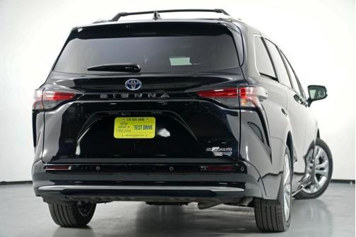 2024 Toyota Sienna Platinum 7 Passenger