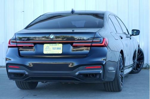 2022 BMW 750 i xDrive