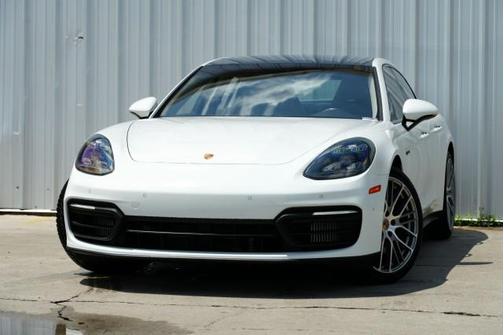 2022 Porsche Panamera E-Hybrid 4 Platinum Edition
