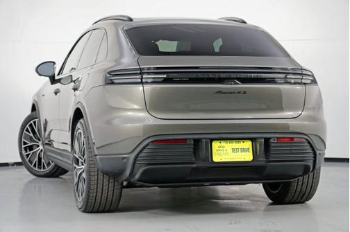 2025 Porsche Macan 4S