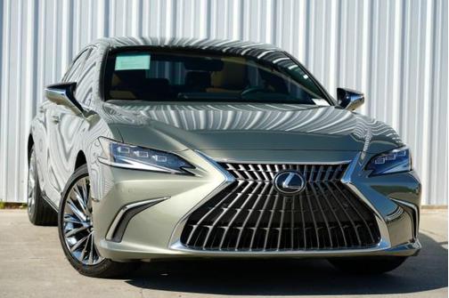 2025 Lexus ES 300h Luxury