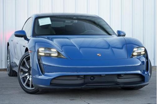 2022 Porsche Taycan w/ Premium Pcakage