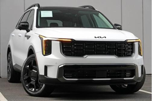 Glacial White Pearl 2025 Kia Sorento SX