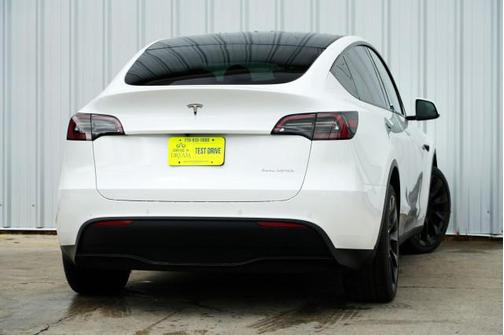 2022 Tesla Model Y Long Range Dual Motor All-Wheel Drive