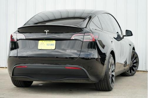 2022 Tesla Model Y Performance Dual Motor All-Wheel Drive