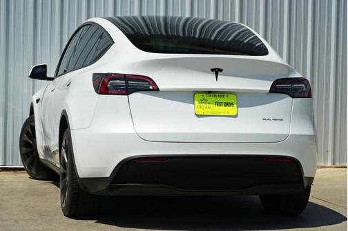 2023 Tesla Model Y Long Range Dual Motor All-Wheel Drive