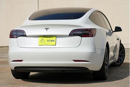 Pearl White Multi-Coat 2023 Tesla Model 3 Standard Range