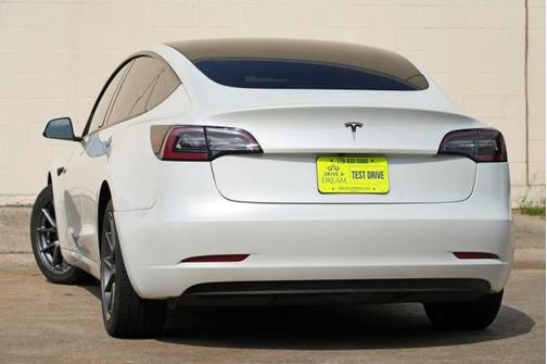 Pearl White Multi-Coat 2023 Tesla Model 3 Standard Range