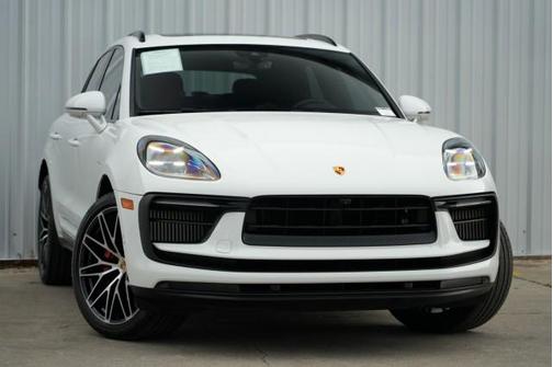 2022 Porsche Macan Base
