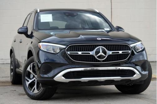 Black 2025 Mercedes-Benz GLC 350e Base