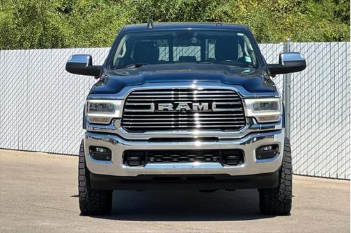 2020 RAM 2500 Laramie Crew Cab 4X4 6'4' Box