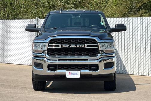 2019 RAM 2500 Tradesman Crew Cab 4x4 6'4' Box