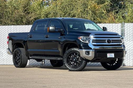 2017 Toyota Tundra SR5