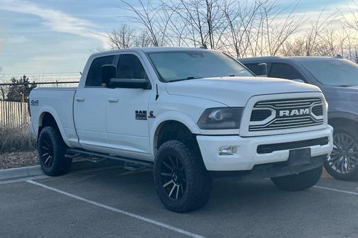 2018 RAM 2500 Laramie Crew Cab 4x4 6'4' Box