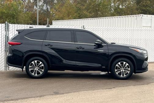 2020 Toyota Highlander Hybrid XLE