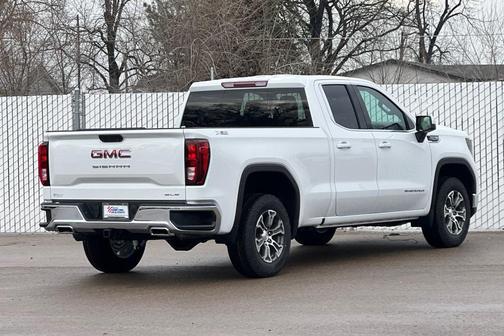 2026 GMC Sierra 1500 SLE