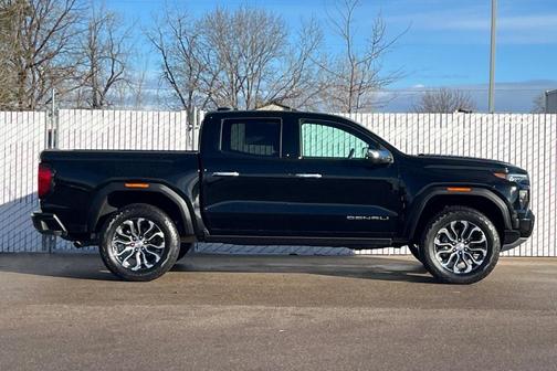 2025 GMC Canyon Denali