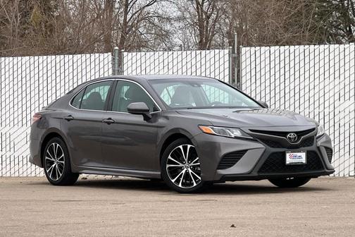 2019 Toyota Camry SE