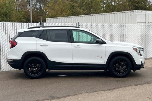 2024 GMC Terrain AWD AT4