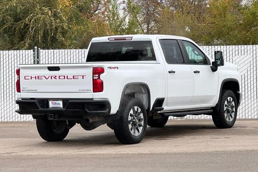 2022 Chevrolet Silverado 2500 Custom