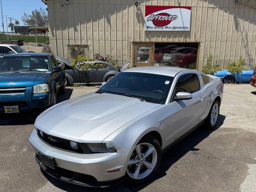 Black 2012 Ford Mustang GT Premium