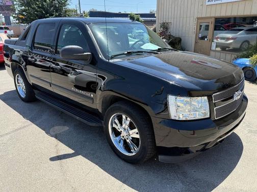 Black 2007 Chevrolet Avalanche 1500 LS