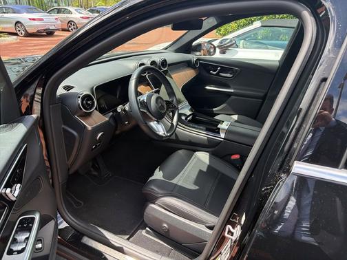 2025 Mercedes-Benz GLC 300 4MATIC