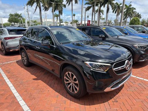 2025 Mercedes-Benz GLC 300 4MATIC