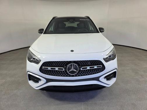 Polar White 2025 Mercedes-Benz GLA 250