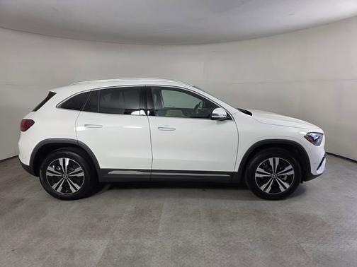 Polar White 2025 Mercedes-Benz GLA 250 Base