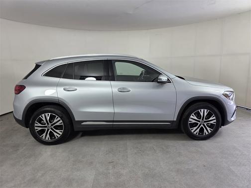 2025 Mercedes-Benz GLA 250 