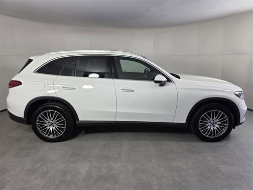 2025 Mercedes-Benz GLC 300 