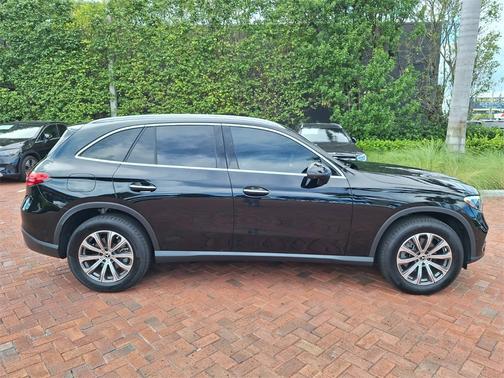 2024 Mercedes-Benz GLC 300 