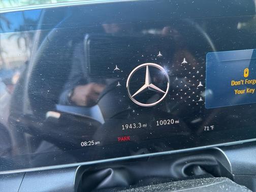 2025 Mercedes-Benz GLC 300 