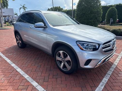 2022 Mercedes-Benz GLC 300 