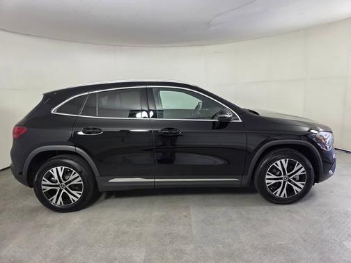 2025 Mercedes-Benz GLA 250 Base