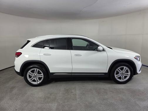 Polar White 2022 Mercedes-Benz GLA 250 Base