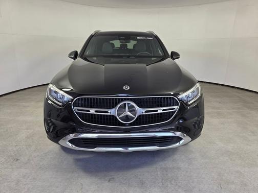 Black 2025 Mercedes-Benz GLC 300