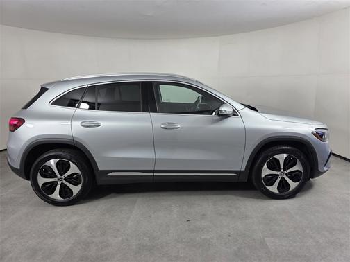 2025 Mercedes-Benz GLA 250 