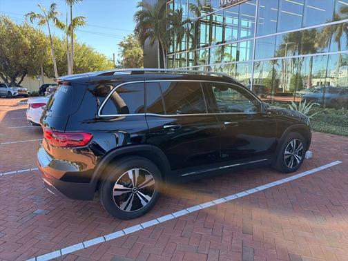 2025 Mercedes-Benz GLB 250 