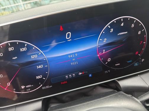 2025 Mercedes-Benz GLC 300 