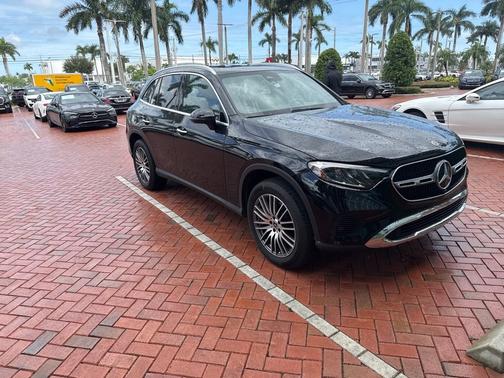 2025 Mercedes-Benz GLC 300 