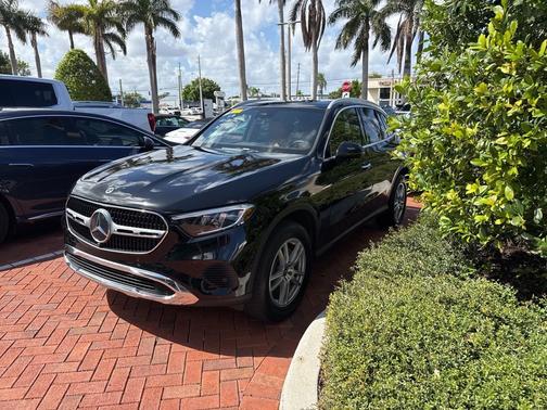 2023 Mercedes-Benz GLC 300 