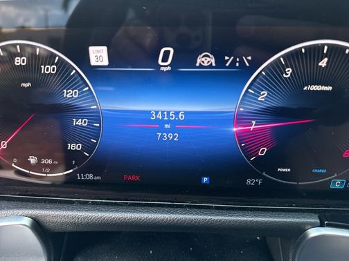 2024 Mercedes-Benz GLB 250 