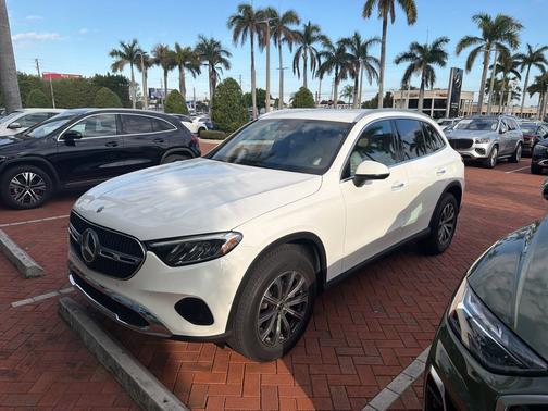 2025 Mercedes-Benz GLC 300 