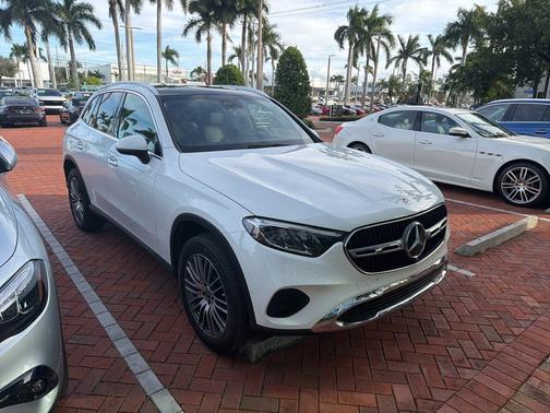 2025 Mercedes-Benz GLC 300 