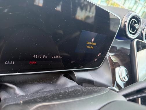 2025 Mercedes-Benz GLC 300 