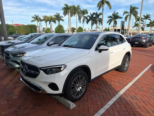 2025 Mercedes-Benz GLC 300 