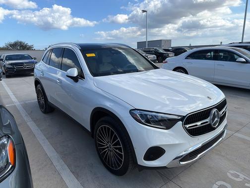 2025 Mercedes-Benz GLC 300 