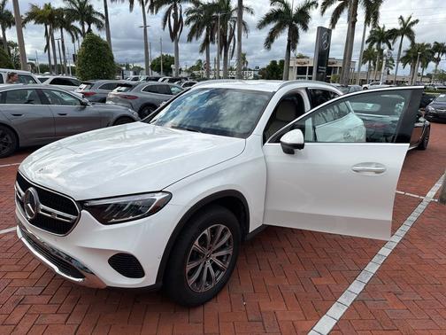 2025 Mercedes-Benz GLC 300 Base